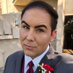 Meet your Posher, Derek